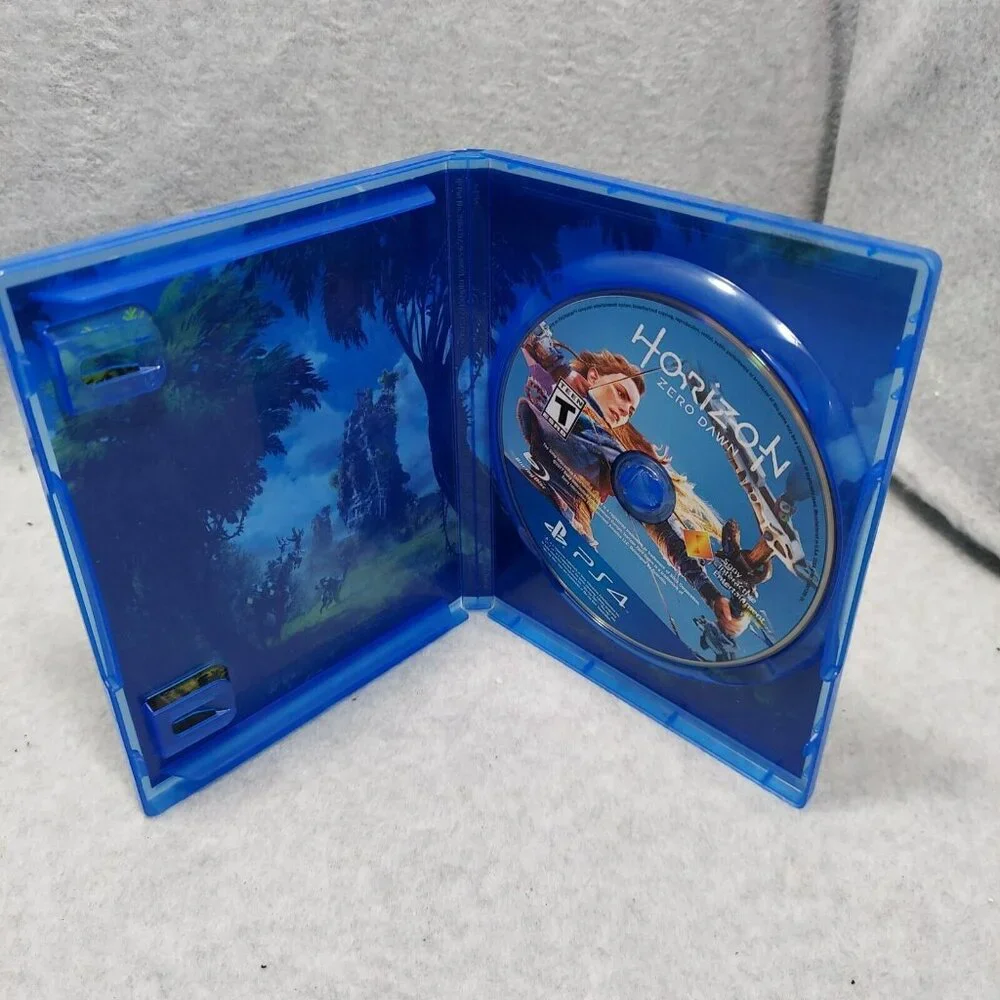 Horizon Zero Dawn (Sony Play Station PS4) Video Game